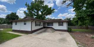 Gorgeous all renovated Home in Huntsville, TX!. Gallery 1