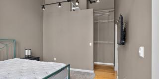 Charming 2BR Condo in Saint Louis Gallery 13