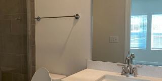 Room in 4 Bedroom Home at Tears Ln Gallery 13