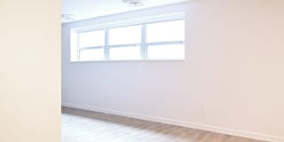 Interstate Gallery 32