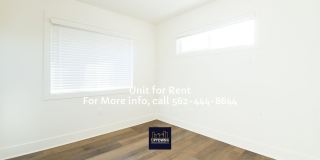Townhome - 3 Bedrooms-2.0 Baths - Cudahy Gallery 10