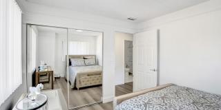 270 Captains Walk Gallery 41