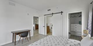 1931 NE 2nd Street Gallery 9