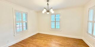 3/2 Duplex Conveniently Situated in an Established Neighborhood! Gallery 22