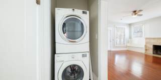 AVAILABLE AUGUST: Prime Location - 3 BR / 1 BA home located in Downtown and Walk to UT Gallery 22