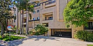 **Move in Special $1000 Off Third Months Rent** Remodeled Corner 3+2 Unit with Luxury Finishes Near Century City & Westwood Gallery 51