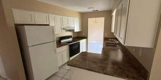 3 Bedroom, 2 Bath, 2 Car Garage Rental Gallery 4