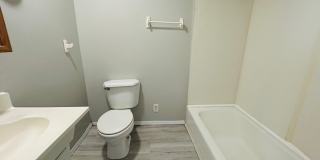 For Rent: 1213 W 17th St. 2 bedroom 1 bathroom Home! Nice porch! Nice back yard! New flooring! Washer & dryer hookups! Gallery 7