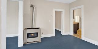 4 Bedroom, 1 Bathroom Home in the York Neighborhood for Rent! Gallery 12