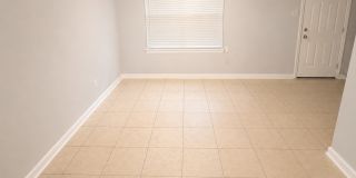 Charming 3 bedroom 1 bath Home - Open To Section 8 Gallery 4