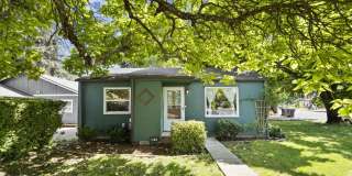 3Bd/1Ba Mid Century Home In Canby~ A/C, 2 Additional Storage, and Spacious Yard!!! Gallery 1