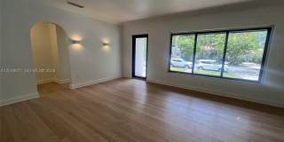 2910 SW 2nd Ave Gallery 2