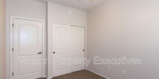 2442 East Emerald Moon Drive - 1 Gallery 19