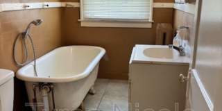 4915 Maplewood Avenue Gallery 17