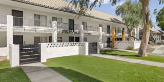 The Halston Gallery 24