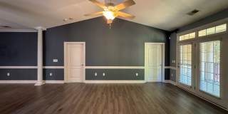 Beautiful 3 Bed 2 Bath Condo with Community Amenities Gallery 5
