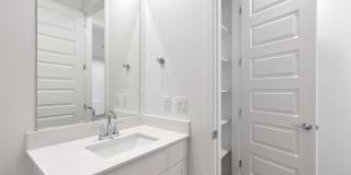 Brand New luxurious Model Home with 2 Master Suites in Warner Meadow Gallery 29