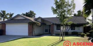 Spacious 3 Bedroom Home with Fireplace & Garage in Northwest Bakersfield Gallery 1