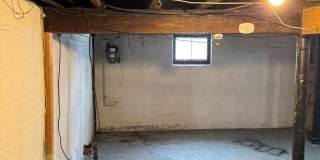 Single Family Home 3 bedroom 1 bath new paint flooring with basement fenced in yard Gallery 11