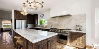 73055 Amber Street Gallery 1