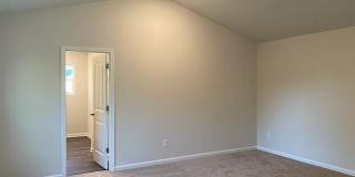 Room in 4 Bedroom Home at Fallen Tree Dr Room in 4 Bedroom Home at Fallen Tree Dr Gallery 5