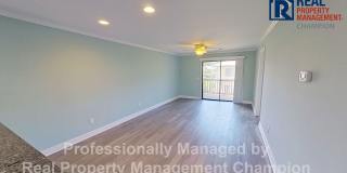 Beautiful Upper-Level Condo with Convenient Mid-Town Location Gallery 4