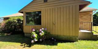 Sprawling 3 or 4-Bedroom House for Rent in a Great Wenatchee Neighborhood! W/D Included! Gallery 33