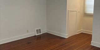 4Bd/1Ba Two Story House - Available to View! Gallery 23