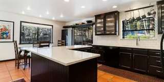 Nice house available now! Gallery 1