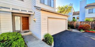 Beautiful 2bd Townhouse With Attached Garage, Private Patio, Pool/Hot Tub, & Clubhouse! Gallery 1