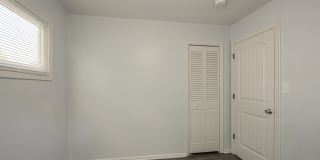 10810 Ewing Avenue Gallery 12