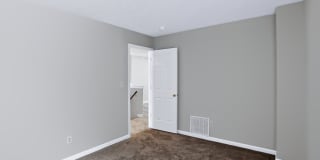 5439 Lake Boggs Street Gallery 39