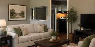 Charming 3BR Cottage with Spacious Master Suite Gallery 1
