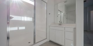 Beautiful 4 bedroom plus den home in Aloravita Gallery 33