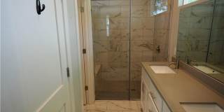 Modern 2 bed/2.5 bath Central Austin Home Gallery 26