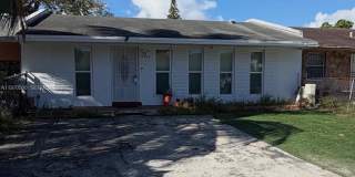 19454 NW 29th Ct Gallery 1