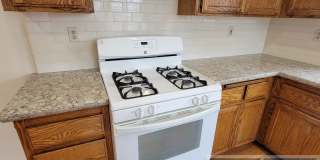 Unique 2 Bedroom Unit Available Now! Gallery 1