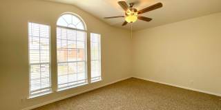 **APPLICATION RECEIVED** Spacious 5-Bedroom Retreat with 2-Car Garage & Prime Location Near Lackland AFB! Gallery 31