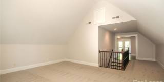 700 E 35th Street Gallery 32