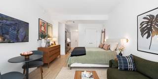 The Byron Gallery 24