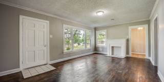 Freshly Updated 3 Bedroom House Gallery 6