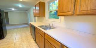 West Asheville Basement Apartment Gallery 4