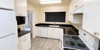 Quaint Home in Desirable Midtown Neighborhood! Gallery 12