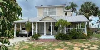 2579 2nd Street Gallery 1