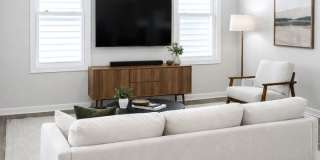 Brand New Luxury 3BR Top Floor Apartment | Washer/Dryer | Easy NYC Commute | Pet Friendly Gallery 1