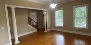 Spacious 4 Bed, 2.5 Bath Home Near Devine Street | Available July 1 Gallery 5
