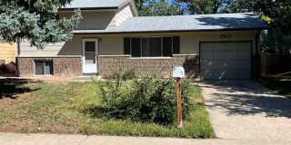STUDENTS WELCOME! 3 Bed 1.5 Bath Home in great location West Ft Collins w/ Garage and Fenced Yard Gallery 1