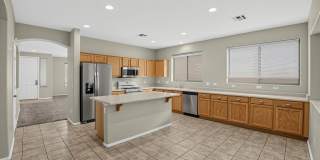 Spacious 4BR House in Avondale Spacious 4BR House in Avondale Gallery 1
