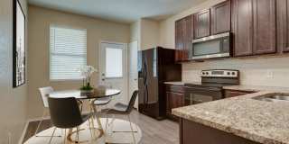 SPACIOUS 4-BEDROOM HOME IN SOMERSET TRAILS Gallery 8