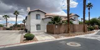3 bedrom 2.5 bath Gated Community Townhome with community  Pool, Spa & Private Garage Gallery 1